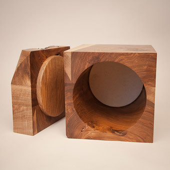 Eine Urne aus Holz